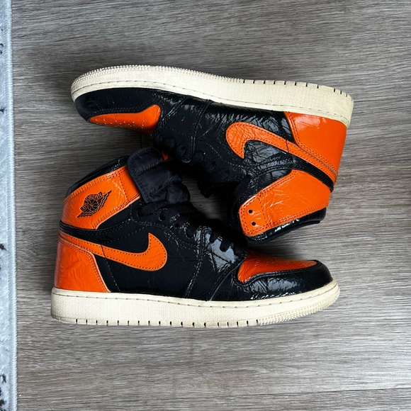 Retro Shatter Backboard - Picture 2 of 2